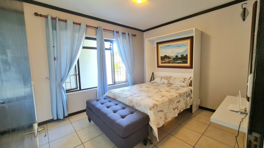 To Let 2 Bedroom Property for Rent in Bowtie Western Cape